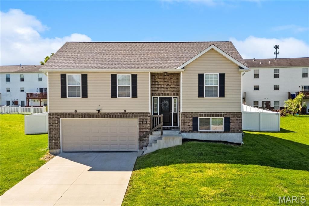 118 Wilson Creek Drive, Belleville, IL 62221 Main Photo