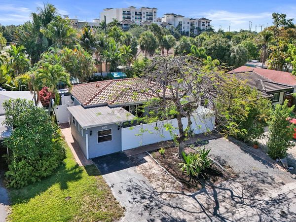 1036 NE 9th Avenue, Fort Lauderdale, FL 33304