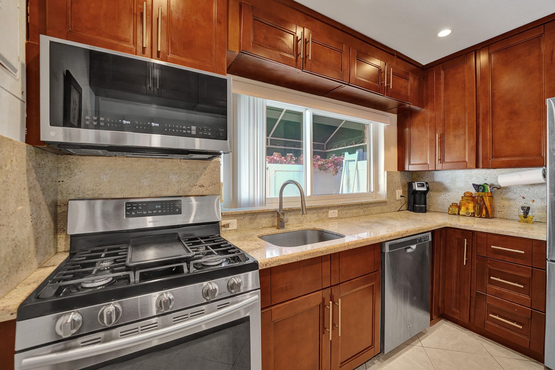 1036 NE 9th Avenue, Fort Lauderdale, FL 33304 Photo