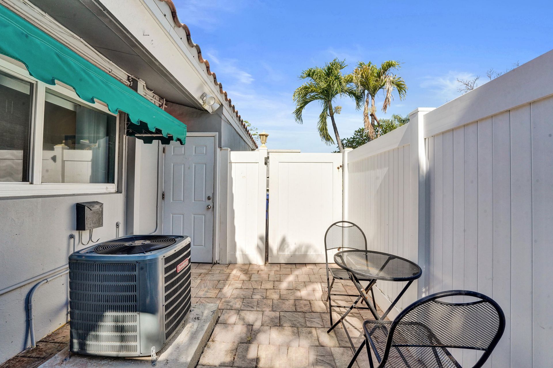 1036 NE 9th Avenue, Fort Lauderdale, FL 33304 Photo