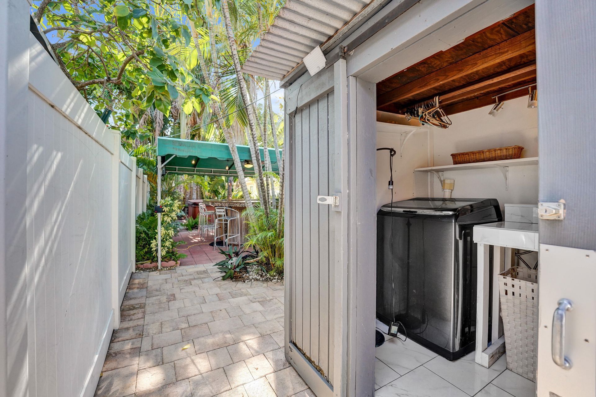 1036 NE 9th Avenue, Fort Lauderdale, FL 33304 Photo