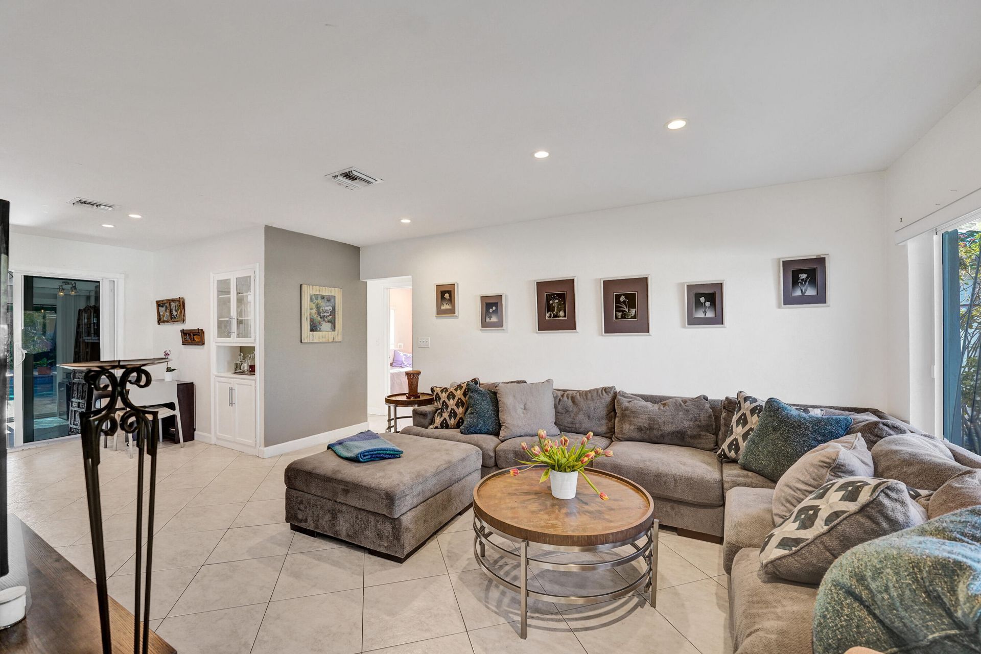 1036 NE 9th Avenue, Fort Lauderdale, FL 33304 Photo