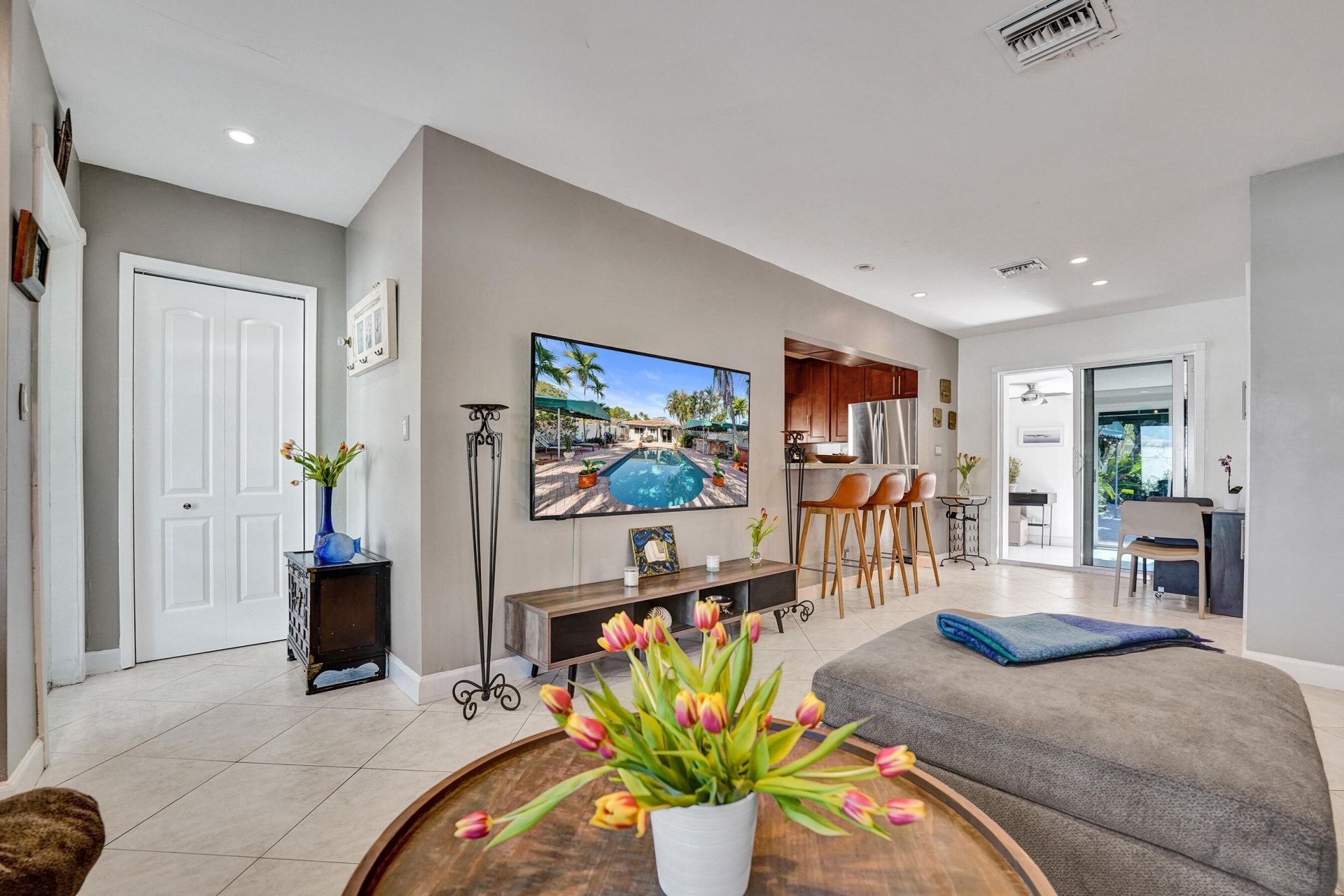 1036 NE 9th Avenue, Fort Lauderdale, FL 33304 Photo