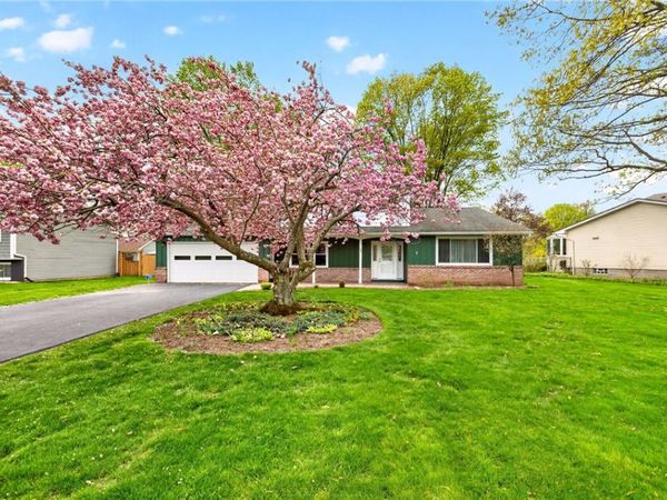 237 Pine Valley Drive, Rochester, NY 14626