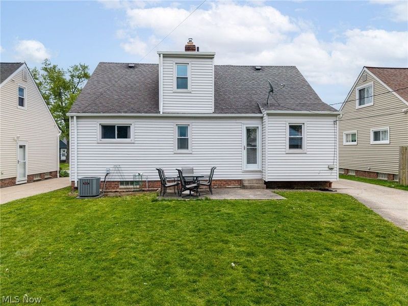 1234 W Miner Road, Mayfield Heights, OH 44124 Photo 4