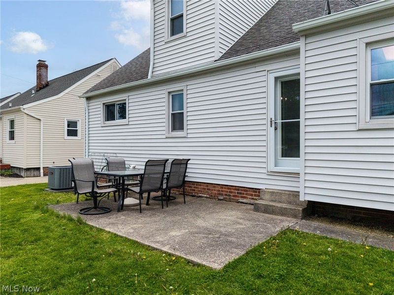 1234 W Miner Road, Mayfield Heights, OH 44124 Photo 5