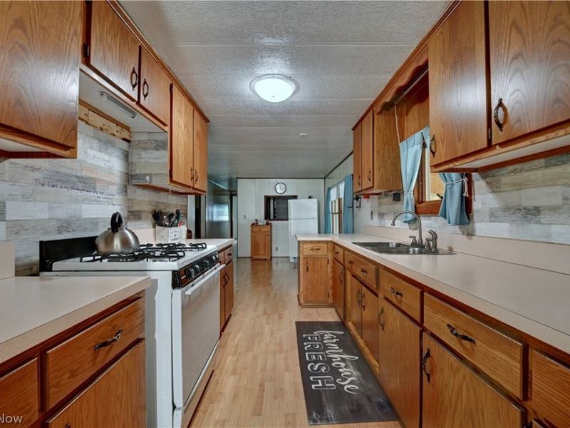 2393 Kinsman Road Northwest, North Bloomfield, OH 44450 Photo 27