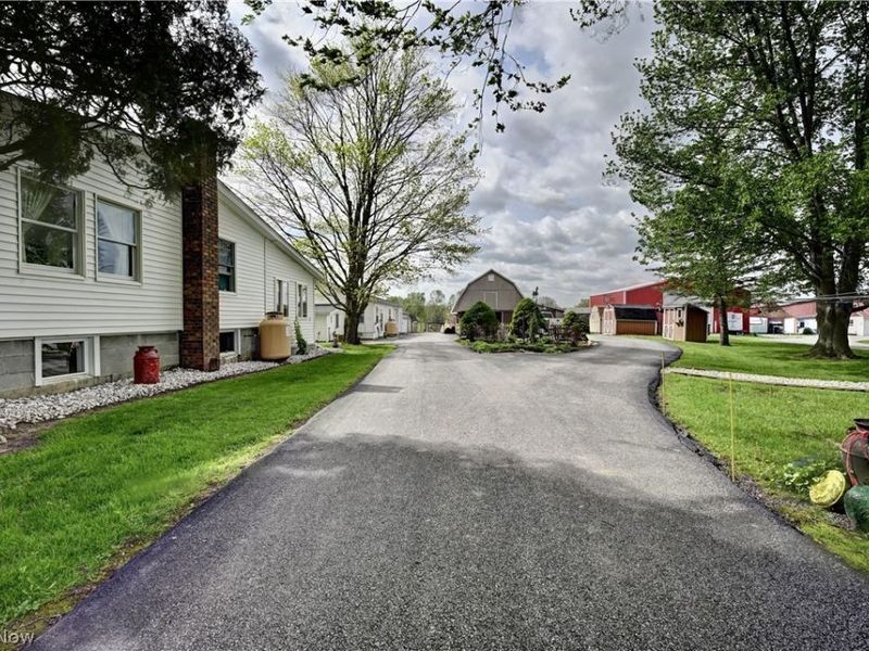 2393 Kinsman Road Northwest, North Bloomfield, OH 44450 Photo 4