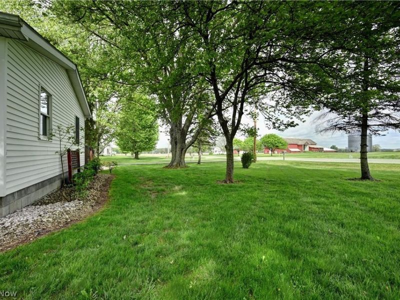 2393 Kinsman Road Northwest, North Bloomfield, OH 44450 Photo 9