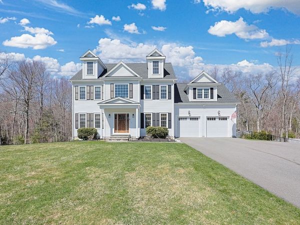 9 Puffer Drive, Mendon, MA 01756
