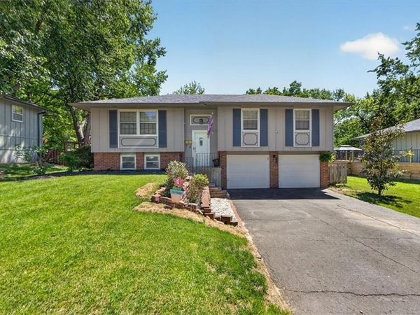 9721 W 56th Terrace, Merriam, KS 66203