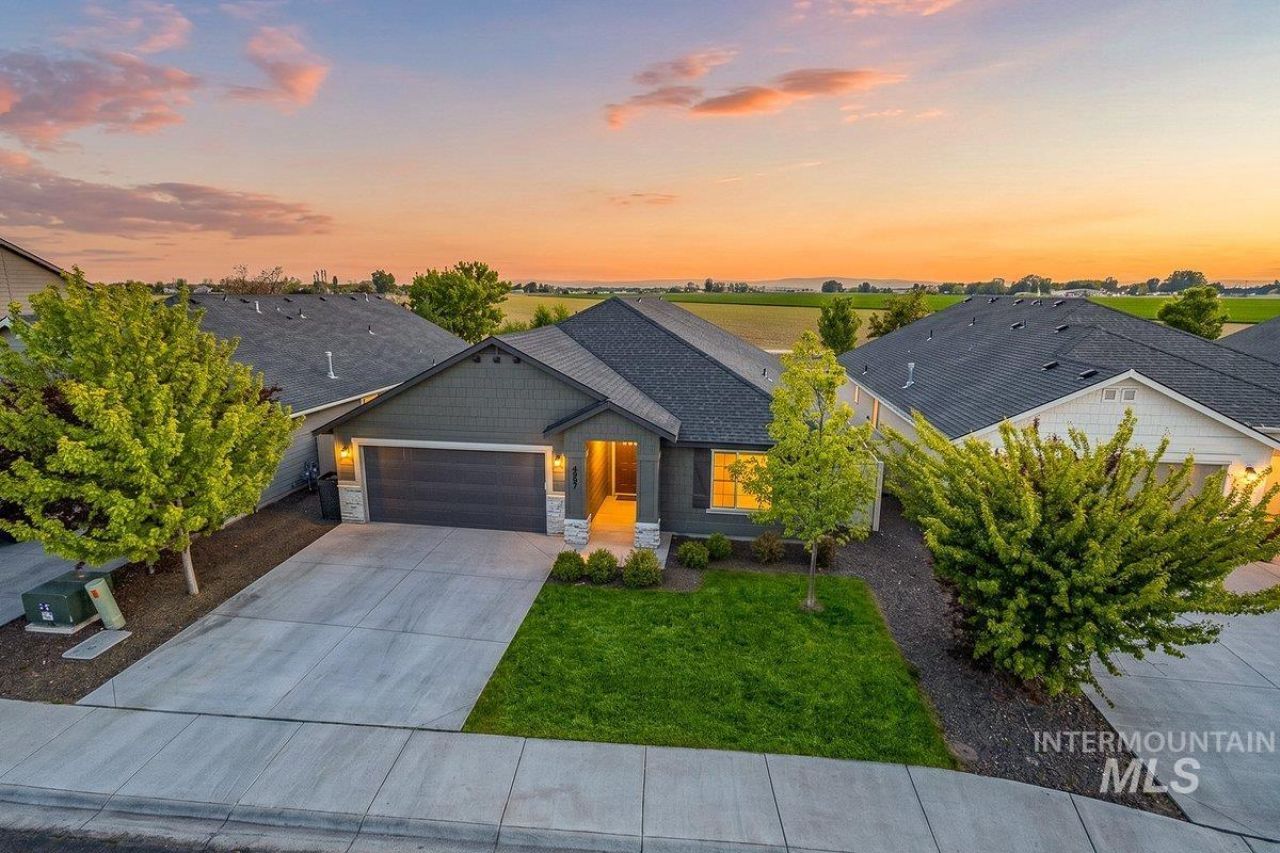 4997 W Grand Rapids Dr, Meridian, ID 83646 Main Photo