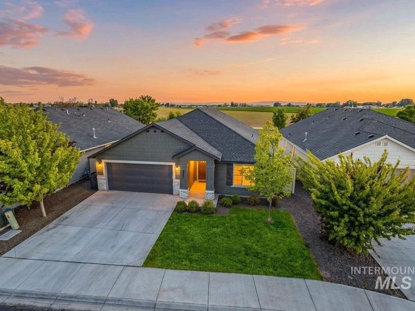 4997 W Grand Rapids Dr, Meridian, ID 83646
