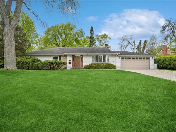 1112 Whitfield Road , Northbrook, IL 60062