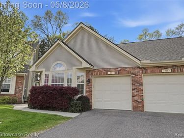 1021 Willowood Court Court, Fenton, MI 48430