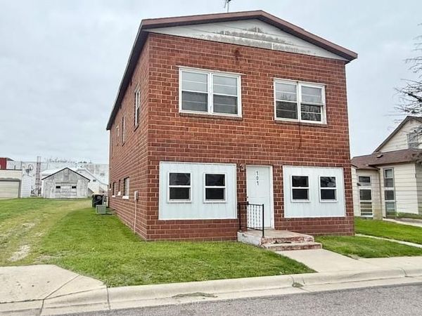 101 2nd Street SE, Fairfax, MN 55332