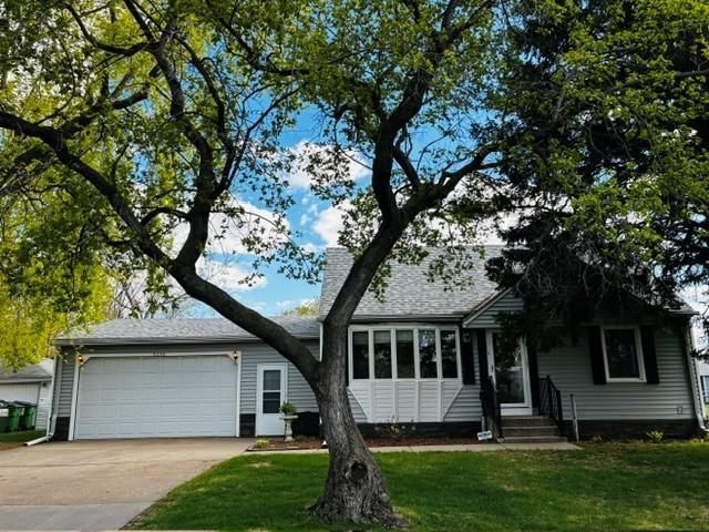 5256 Capitol Street Ne, Fridley, MN 55421 Main Photo