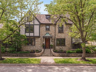 2625 Powell Avenue, Columbus, OH 43209