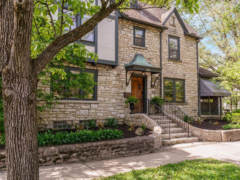 2625 Powell Avenue, Columbus, OH 43209 Photo 2