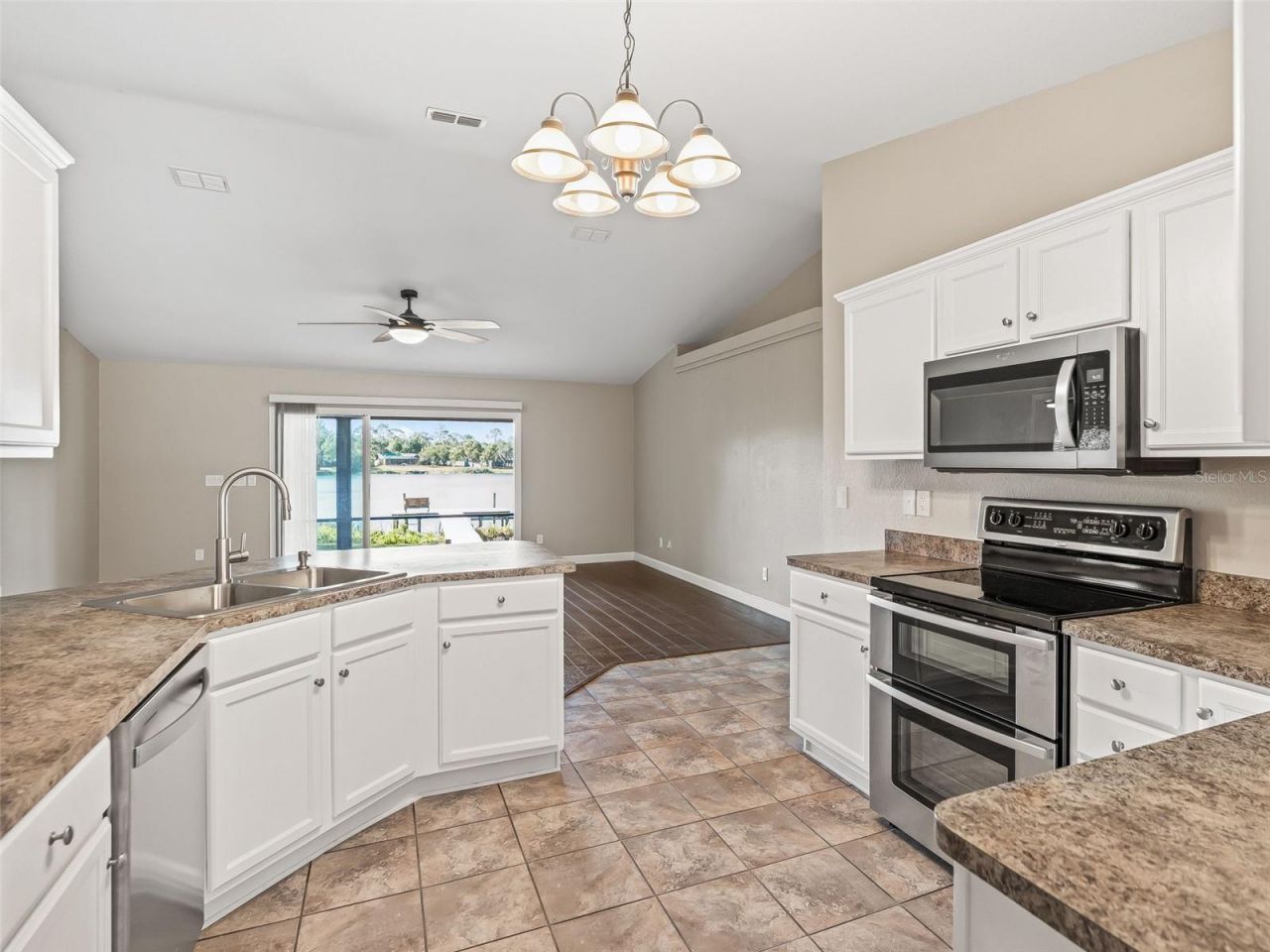 214 Fisher Run , Ocklawaha, FL 32179 Photo