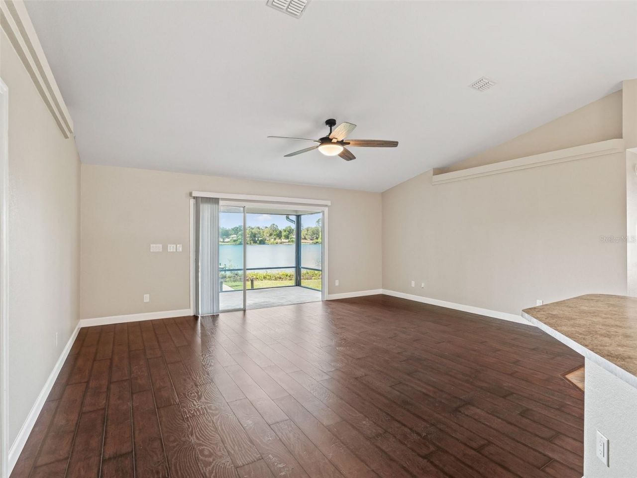 214 Fisher Run , Ocklawaha, FL 32179 Photo