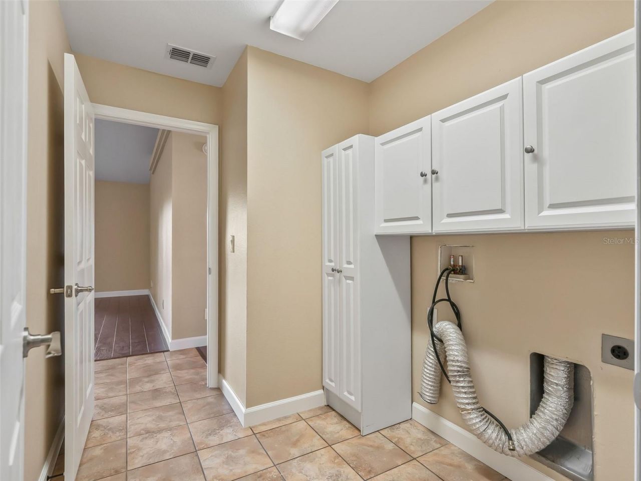 214 Fisher Run , Ocklawaha, FL 32179 Photo