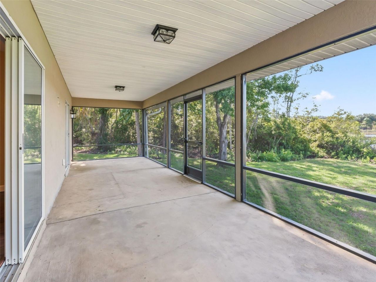 214 Fisher Run , Ocklawaha, FL 32179 Photo