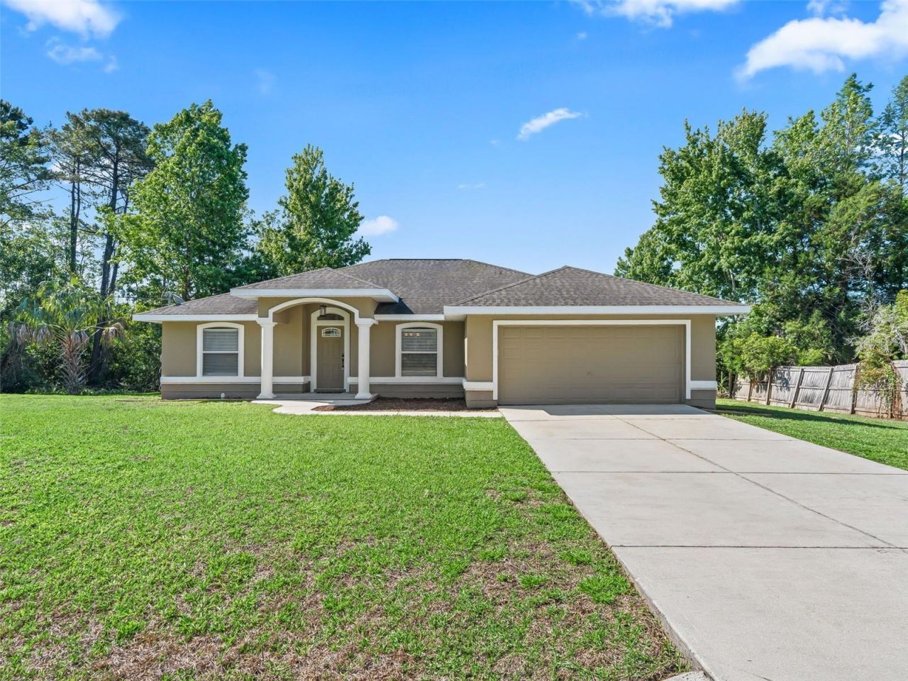 214 Fisher Run , Ocklawaha, FL 32179 Photo