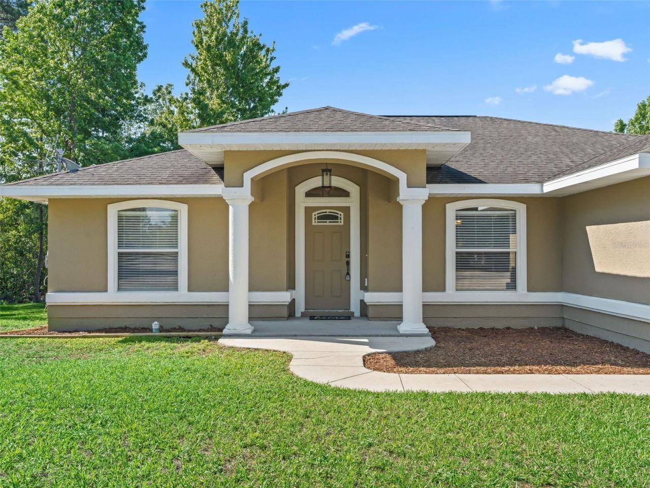 214 Fisher Run , Ocklawaha, FL 32179 Photo