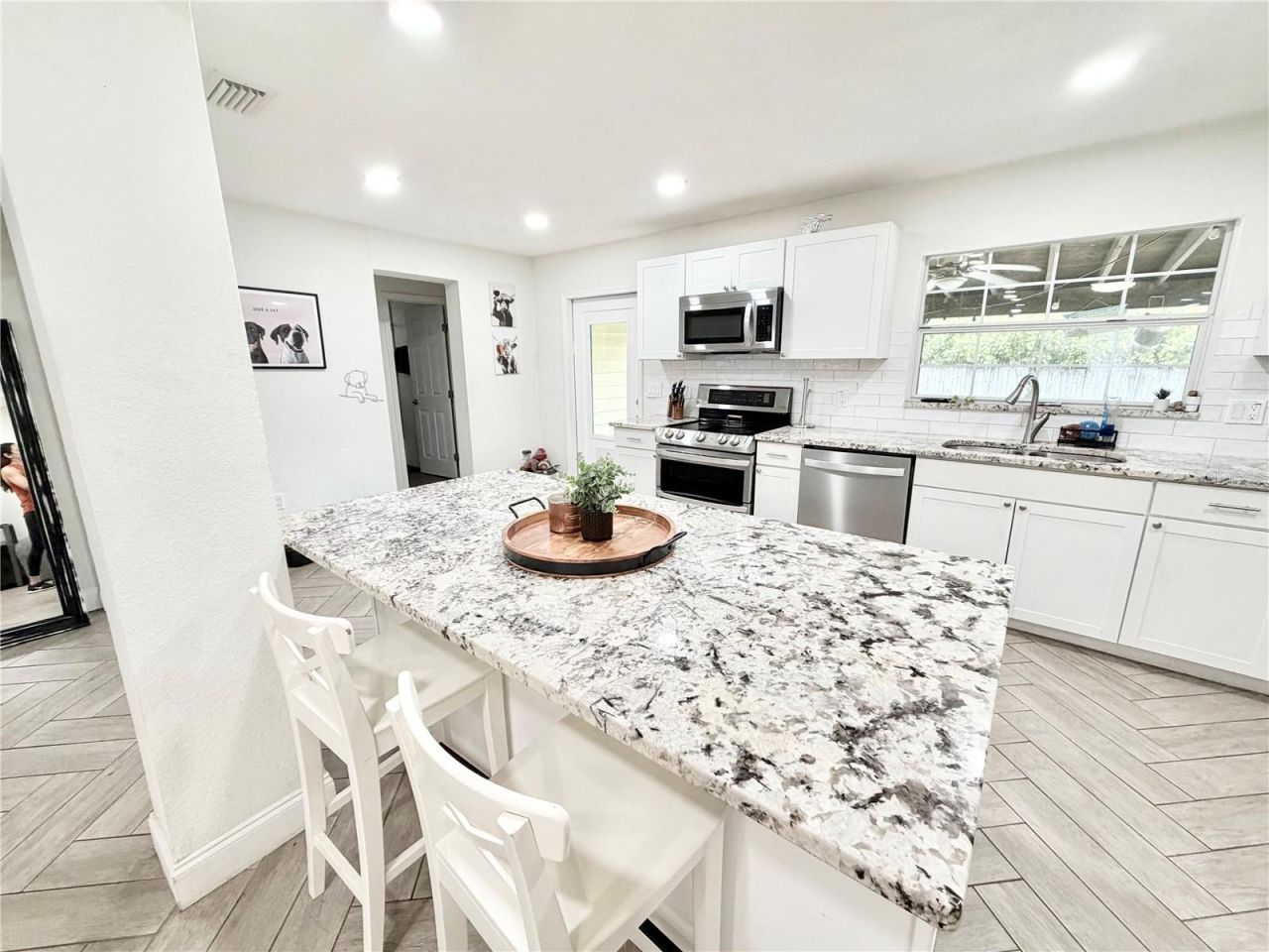 626 74th Street N, Saint Petersburg, FL 33710 Photo