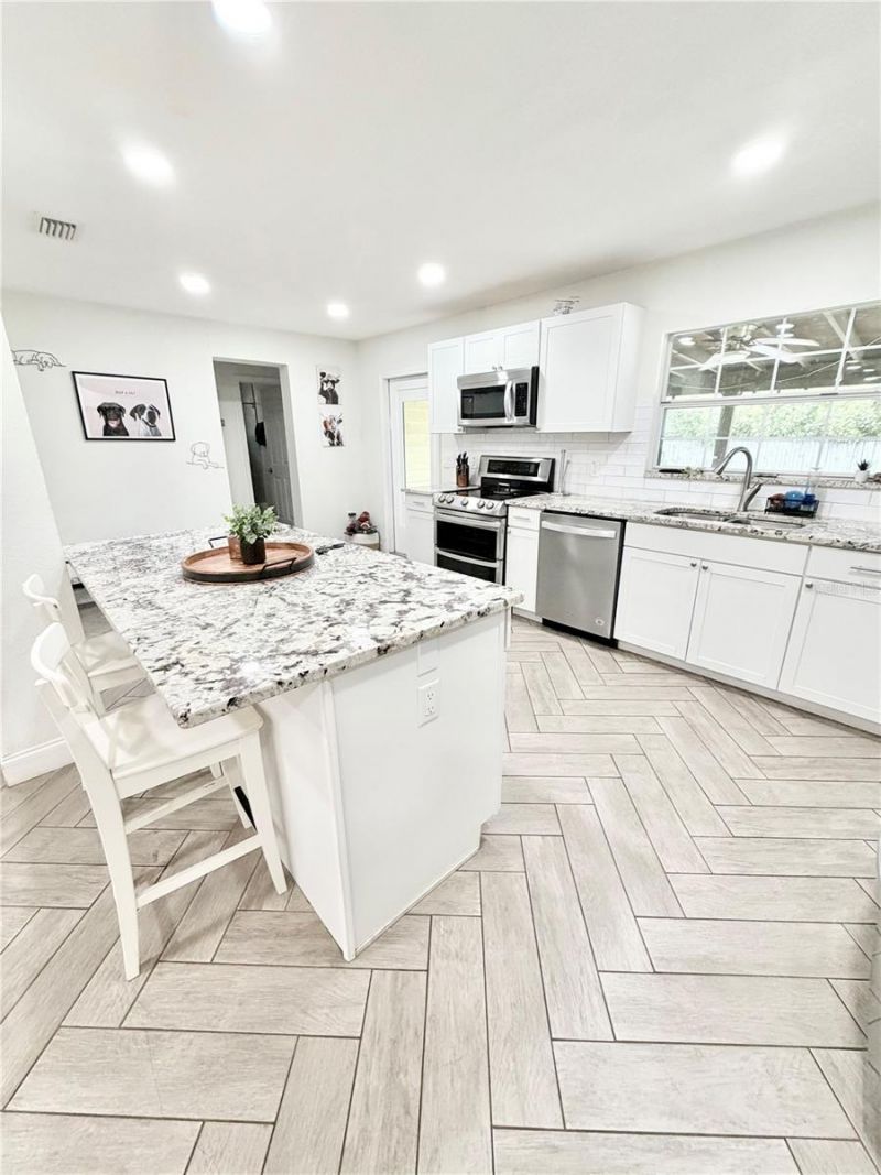 626 74th Street N, Saint Petersburg, FL 33710 Photo