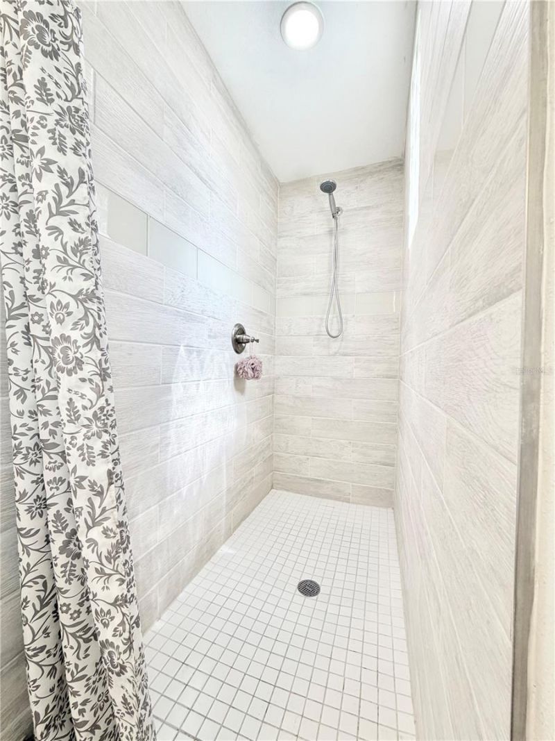 626 74th Street N, Saint Petersburg, FL 33710 Photo