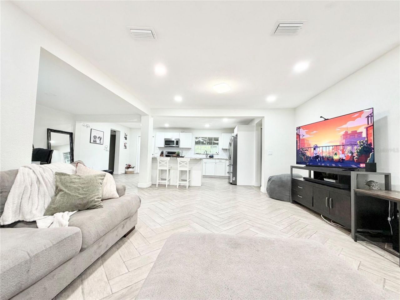 626 74th Street N, Saint Petersburg, FL 33710 Photo