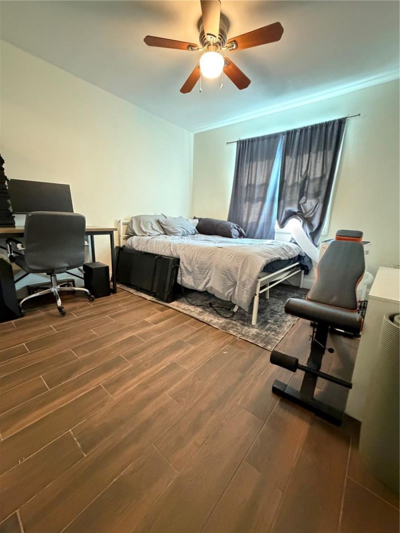 626 74th Street N, Saint Petersburg, FL 33710 Photo