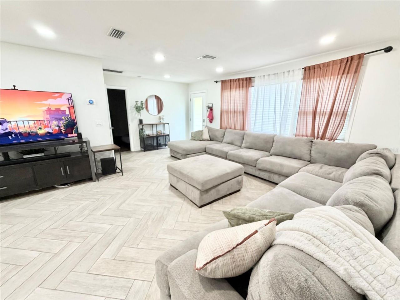626 74th Street N, Saint Petersburg, FL 33710 Photo