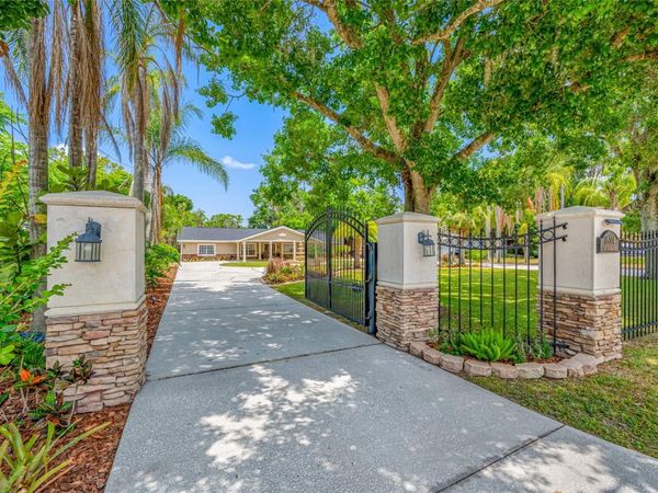 15314 LAKE MAGDALENE BOULEVARD, TAMPA, FL 33618