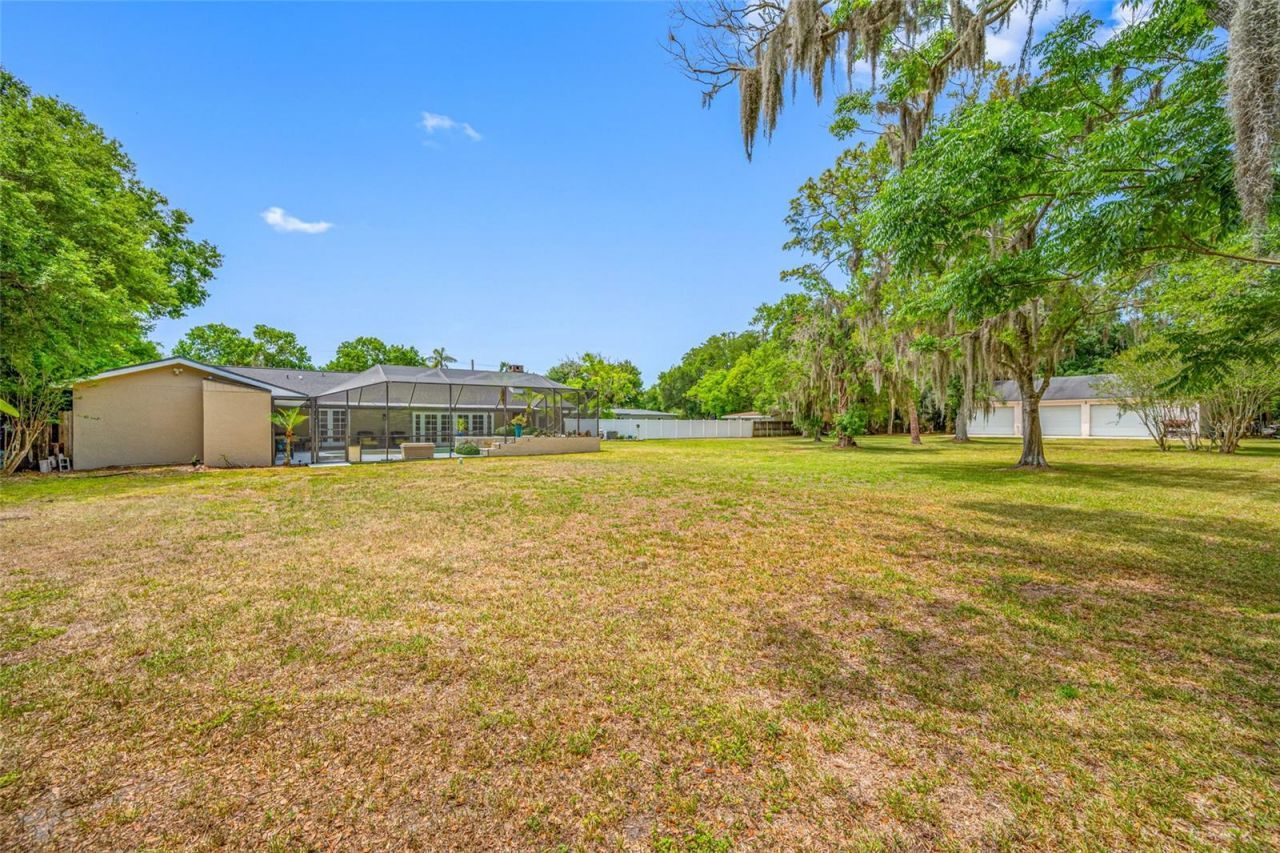 15314 Lake Magdalene Boulevard, Tampa, FL 33618 Photo