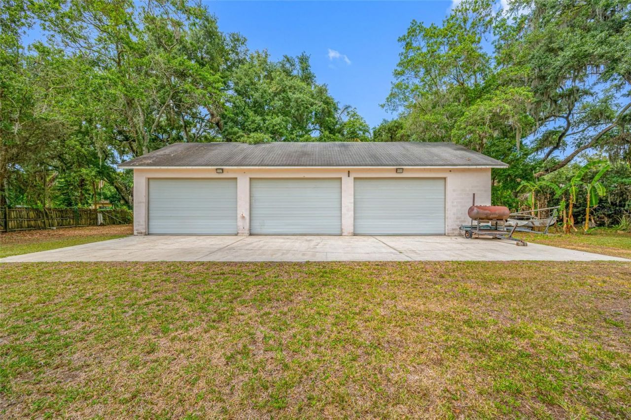 15314 Lake Magdalene Boulevard, Tampa, FL 33618 Photo