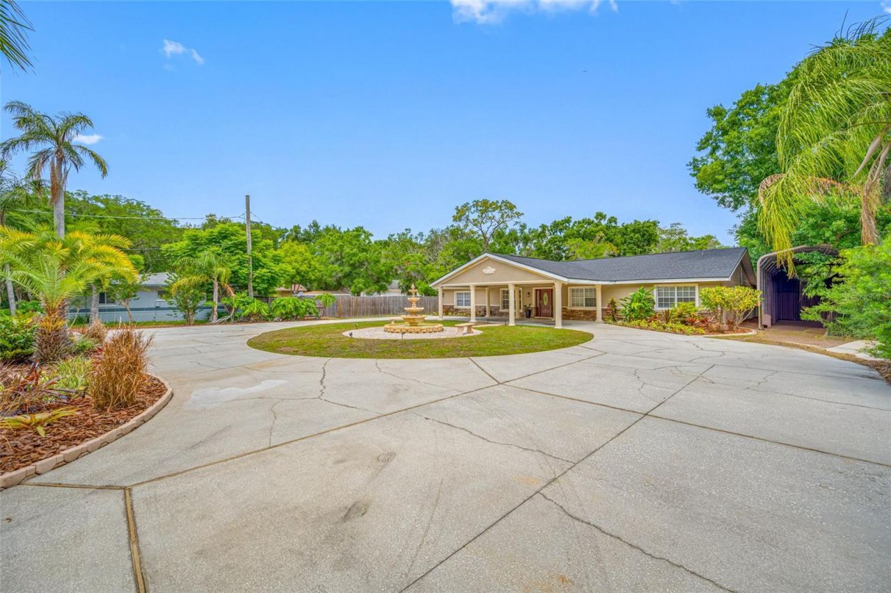 15314 Lake Magdalene Boulevard, Tampa, FL 33618 Photo