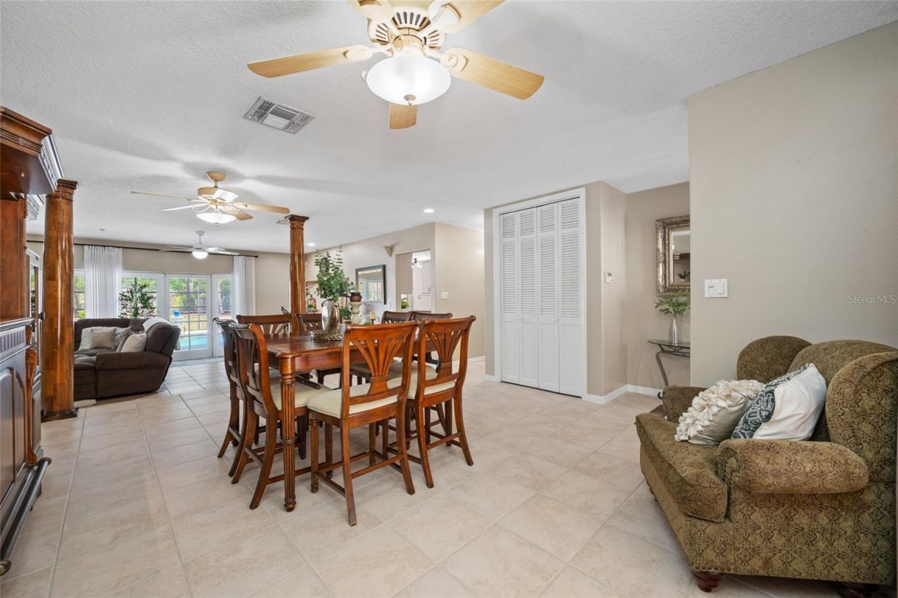 15314 Lake Magdalene Boulevard, Tampa, FL 33618 Photo