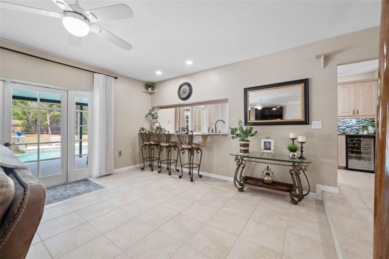 15314 Lake Magdalene Boulevard, Tampa, FL 33618 Photo