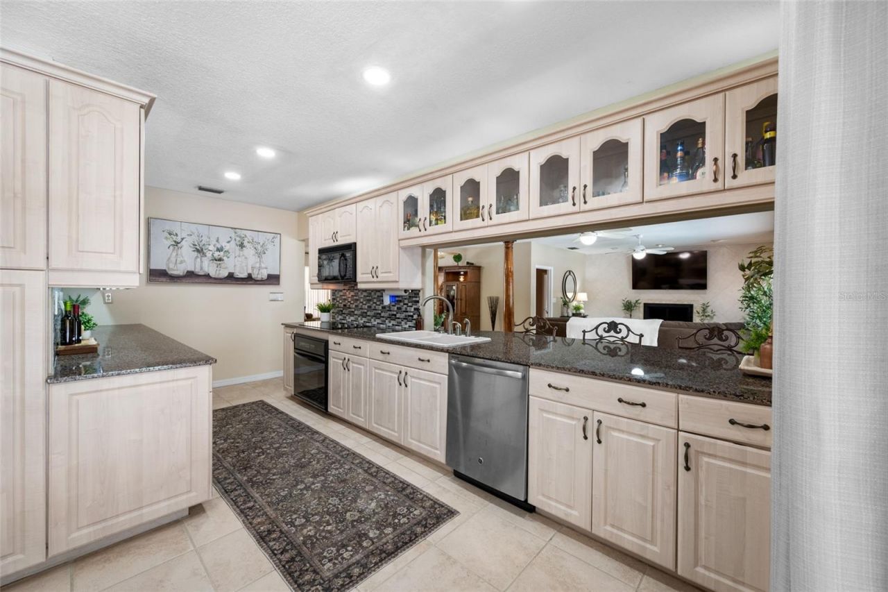 15314 Lake Magdalene Boulevard, Tampa, FL 33618 Photo