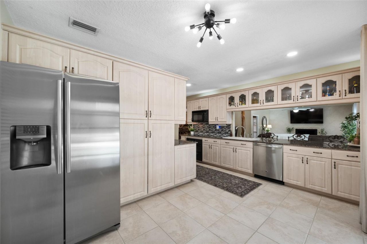 15314 Lake Magdalene Boulevard, Tampa, FL 33618 Photo