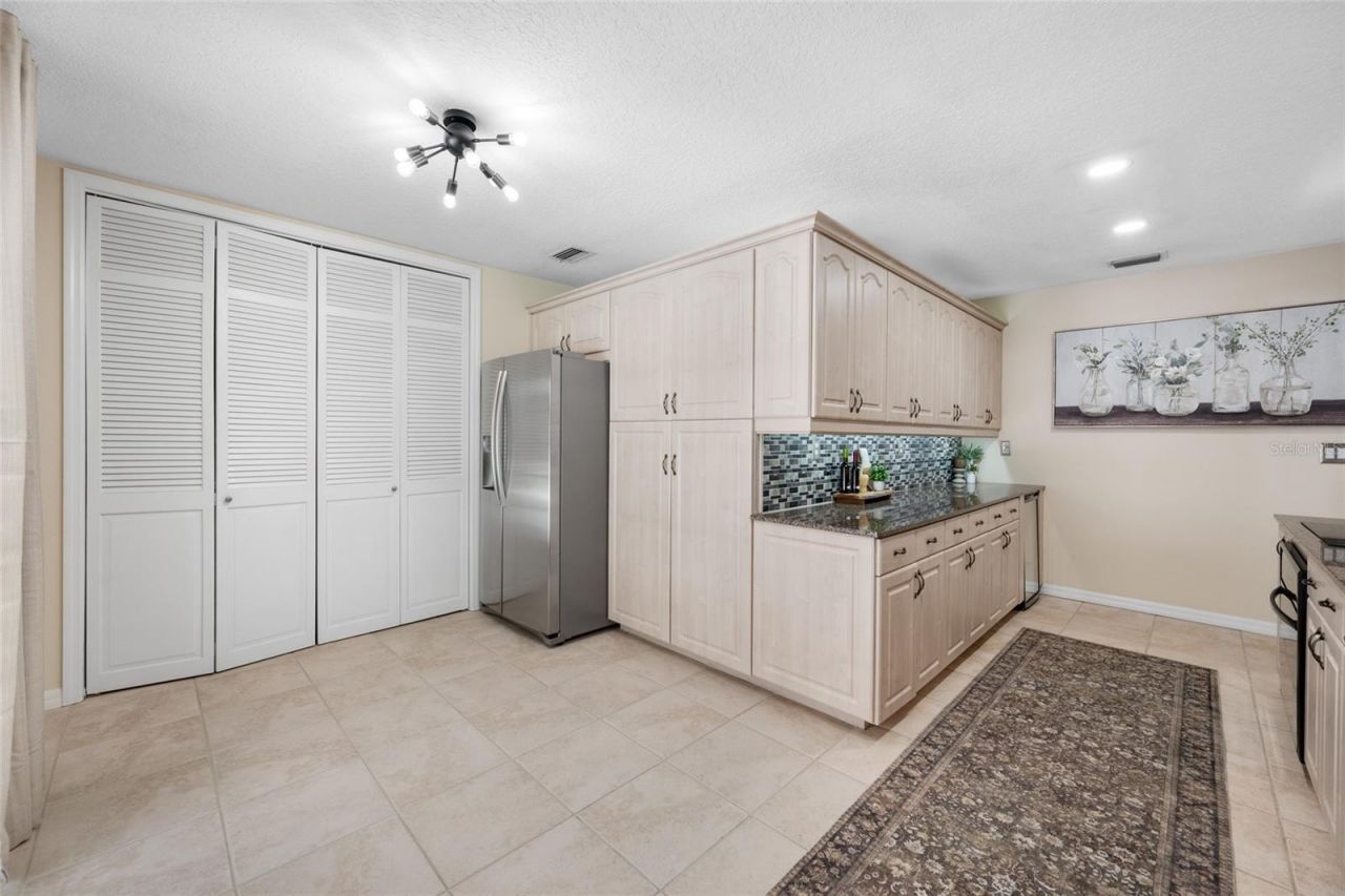 15314 Lake Magdalene Boulevard, Tampa, FL 33618 Photo