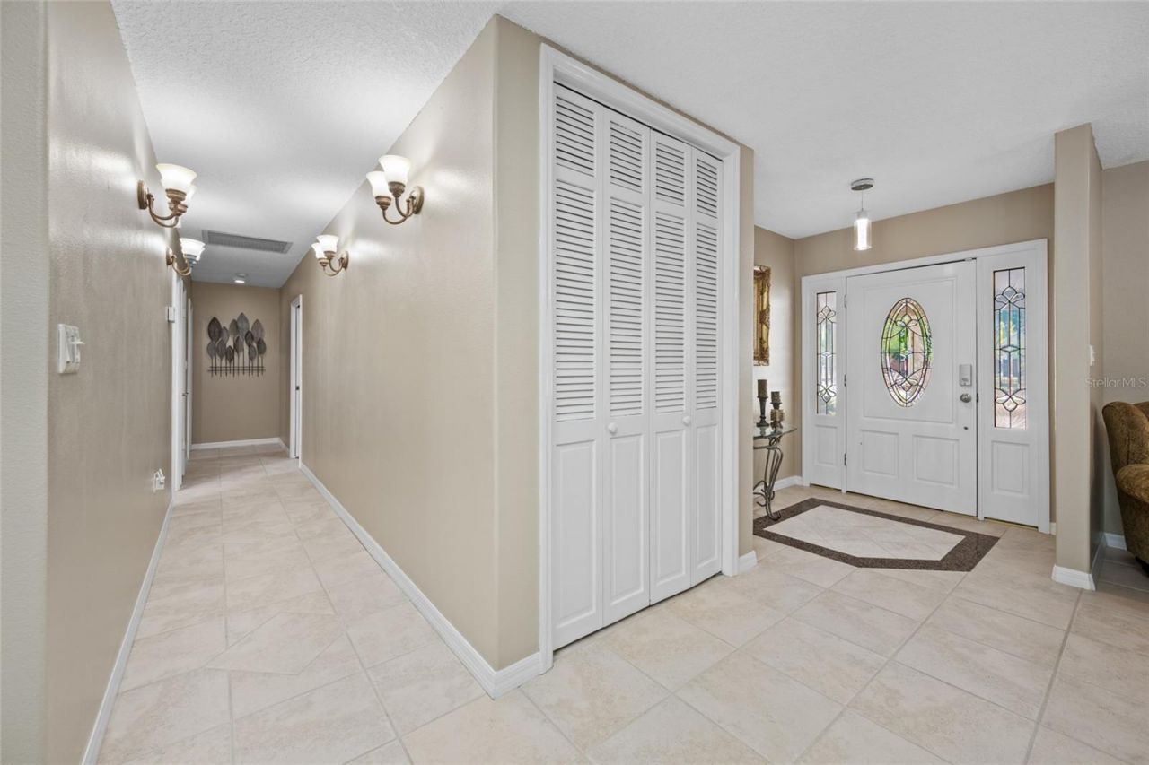 15314 Lake Magdalene Boulevard, Tampa, FL 33618 Photo