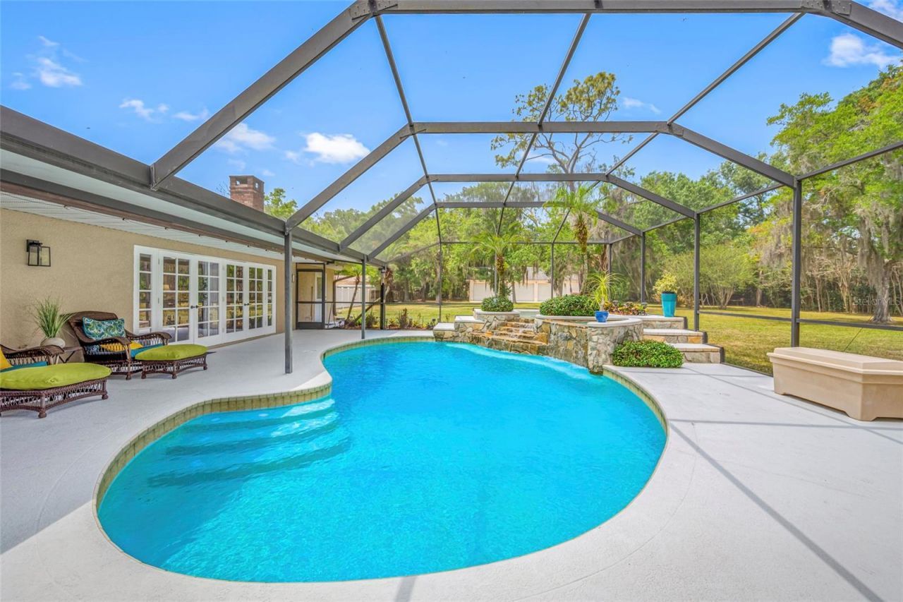 15314 Lake Magdalene Boulevard, Tampa, FL 33618 Photo