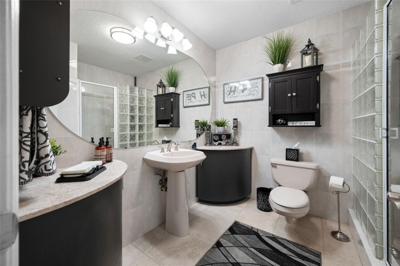 15314 Lake Magdalene Boulevard, Tampa, FL 33618 Photo