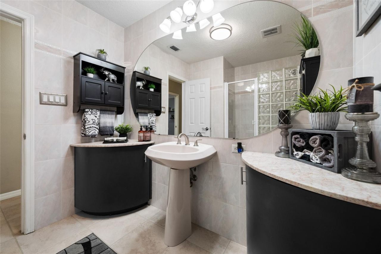 15314 Lake Magdalene Boulevard, Tampa, FL 33618 Photo