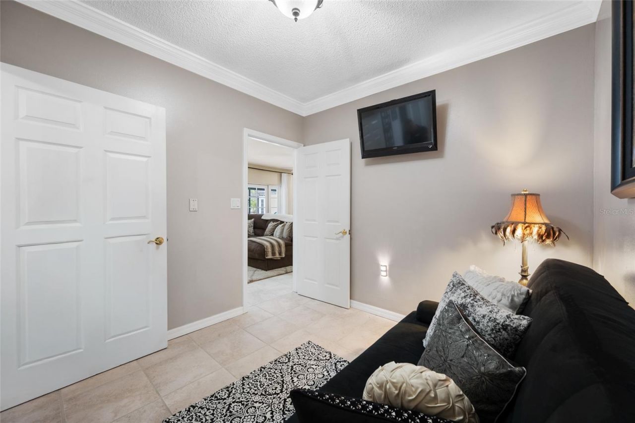 15314 Lake Magdalene Boulevard, Tampa, FL 33618 Photo