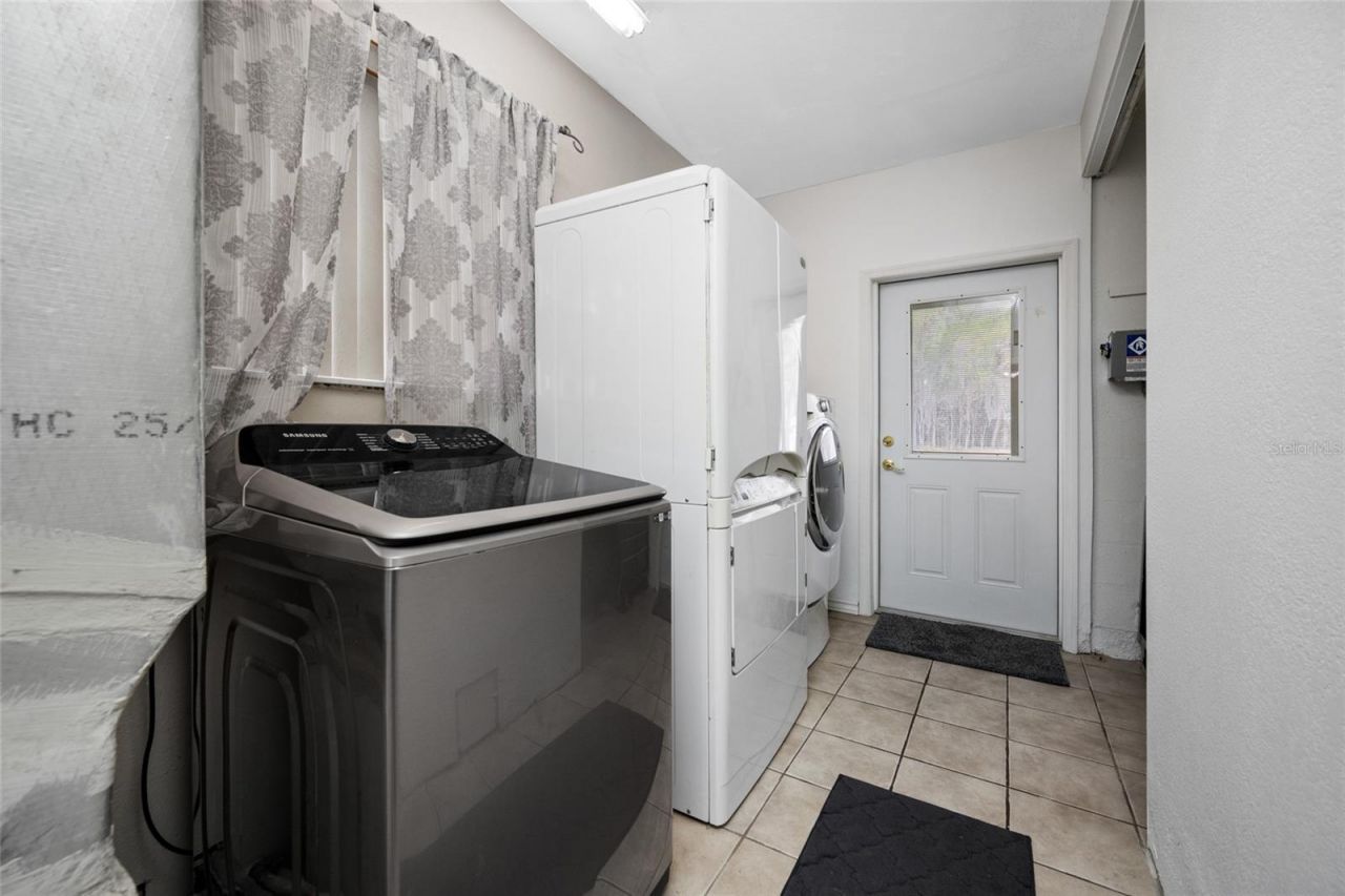 15314 Lake Magdalene Boulevard, Tampa, FL 33618 Photo